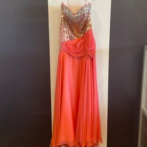 Tony Bowls size 10 strapless drop waist formal